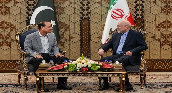 كبير المفاوضين الإيرانيين: القوات المسلحة أعادت بناء قدراتها وسترد بقوة أكبر في حال تجدد الحرب