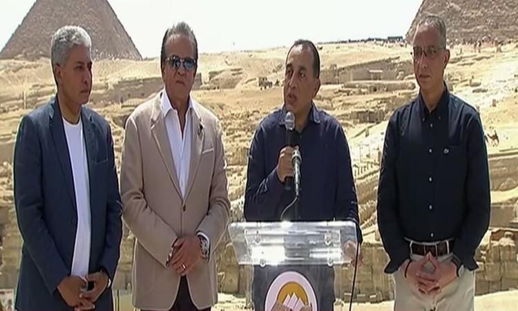 رئيس الوزراء: الدولة تعمل على تحديث المناهج التعليمية لتأهيل الطلاب لسوق العمل