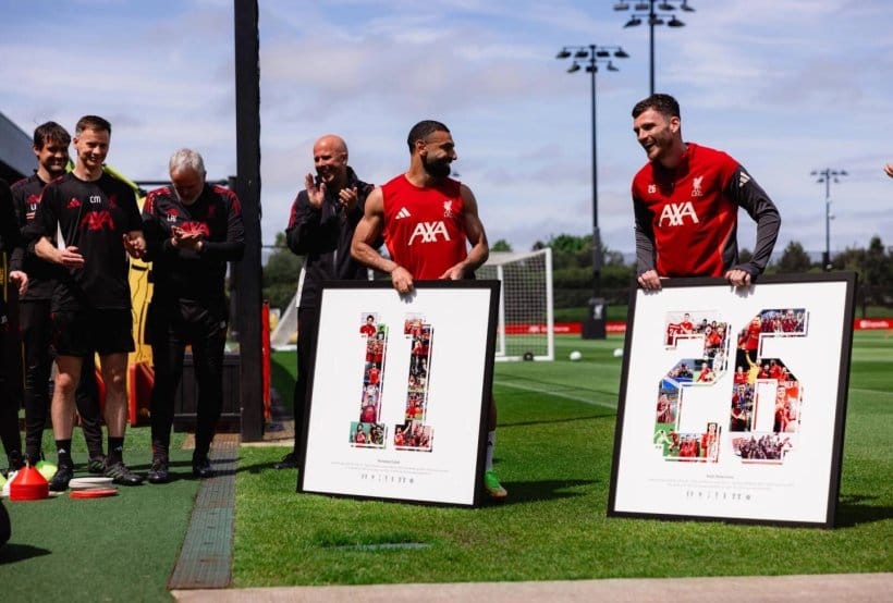 ليفربول يكرم صلاح وروبرتسون بلوحات تذكارية قبل رحيلهما