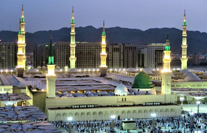 المدينة المنورة تودع الحجاج وتستقبل زوار الداخل لقضاء العيد