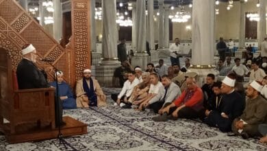 تواصل ليالي الذكر والابتهال بمسجد الإمام الحسين في خامس أمسيات العشر المباركات