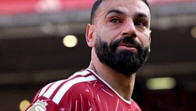 محمد صلاح يبكي خلال وداعه التاريخي لجماهير ليفربول في الأنفيلد