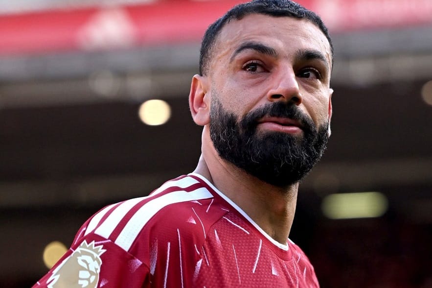 محمد صلاح يبكي خلال وداعه التاريخي لجماهير ليفربول في الأنفيلد