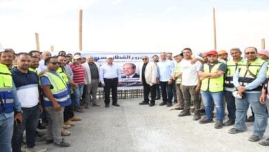 وزير النقل يتفقد أعمال الخط الأول لمشروع القطار الكهربائي السريع