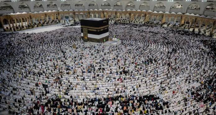 السعودية: غرامة 20 ألف ريال لمن يؤدي الحج دون تصريح وترحيل المخالفين