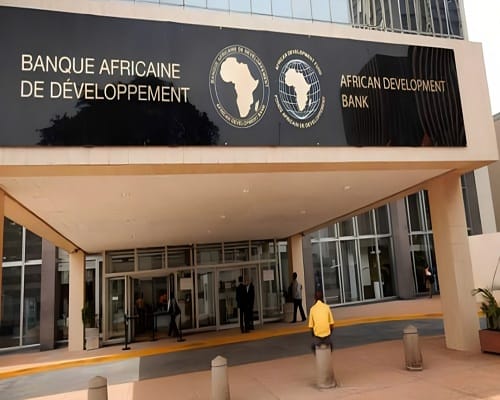 البنك الإفريقي للتنمية: النمو الاقتصادي للقارة يتباطأ إلى 4.2% بفعل توترات الشرق الأوسط