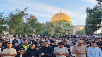 140 ألف مصلٍ يؤدون صلاة عيد الأضحى بالمسجد الأقصى وسط إجراءات احتلالية