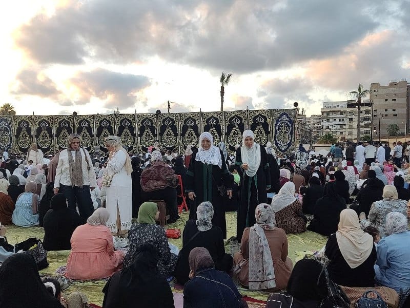 واعظات الأوقاف يشاركن في تنظيم ساحات العيد ونشر الأجواء الإيمانية