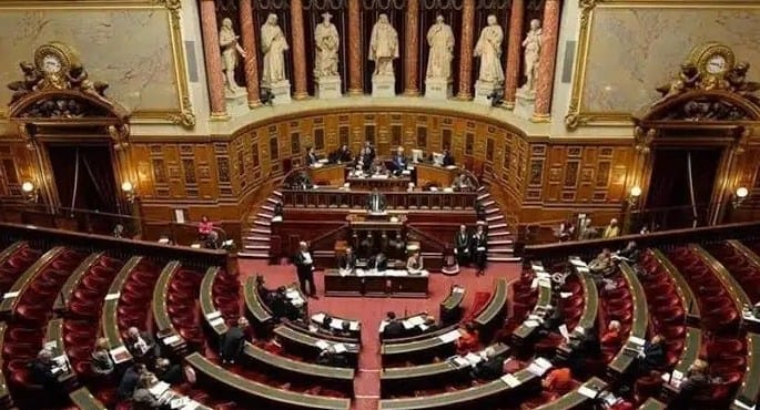 الجمعية الوطنية الفرنسية تقر بالإجماع إلغاء "القانون الأسود" الخاص بتنظيم العبودية