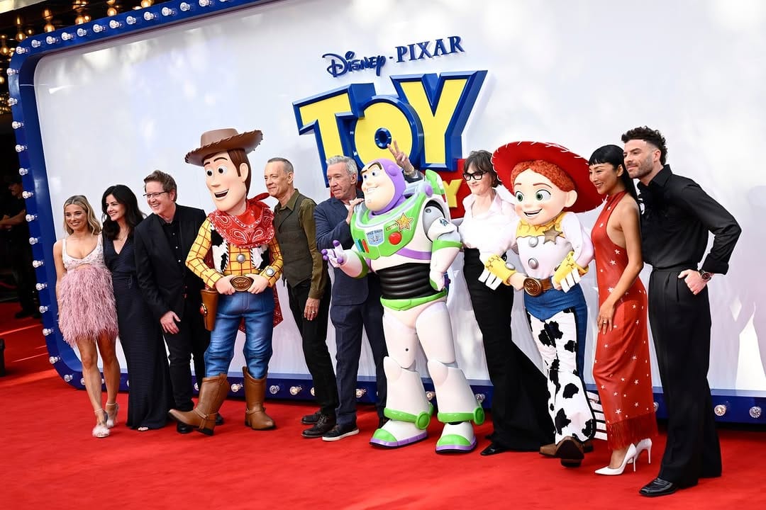 نجوم «Toy Story 5» يكشفون تفاصيل الجزء الجديد من لندن قبل عرضه العالمي