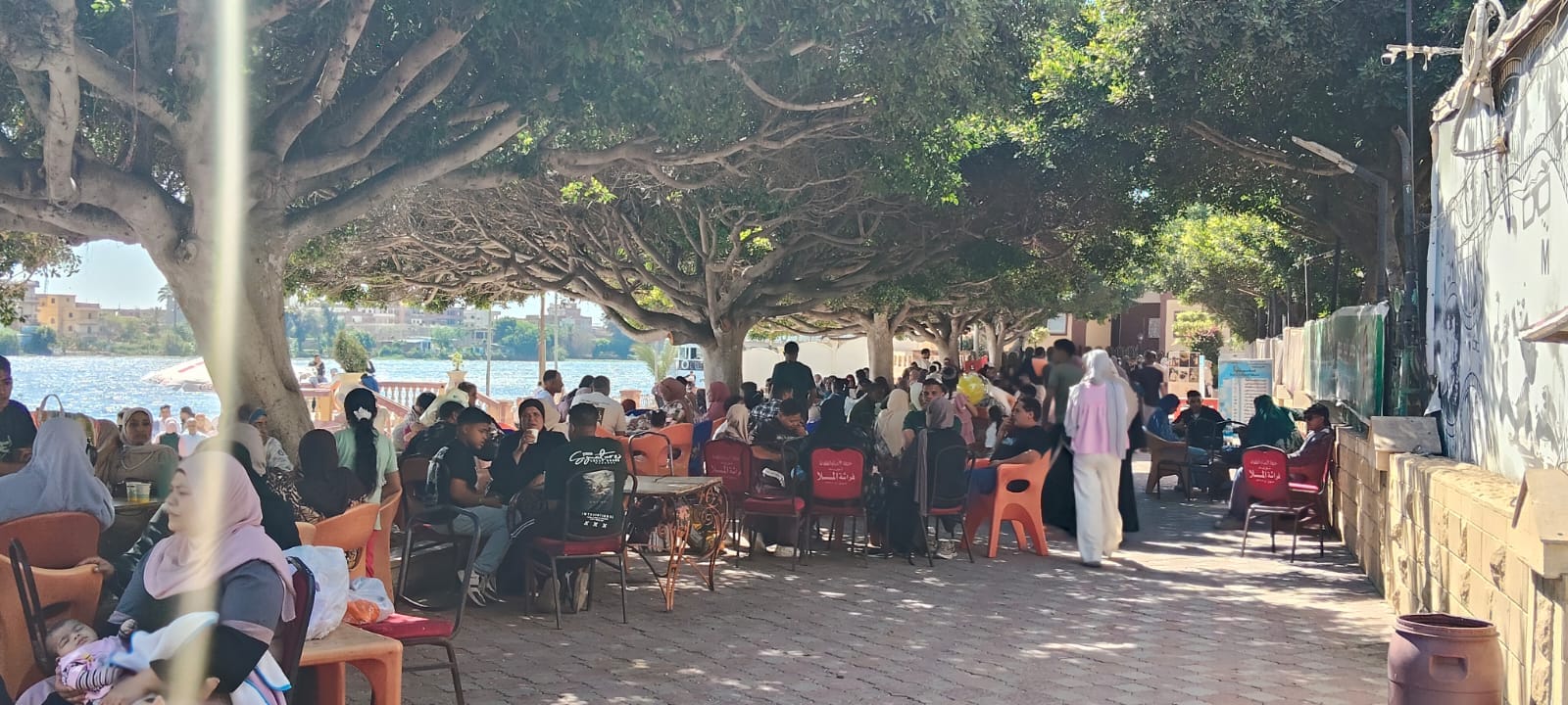 إقبال كبير من المواطنين على حدائق نهر النيل بدسوق في رابع أيام عيد الأضحى