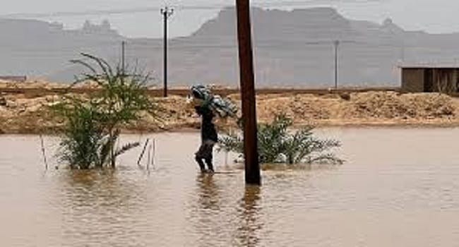 ليبيا: سيول جارفة تقطع الاتصالات والإنترنت عن مدينتي غات وتهالة