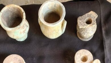 اكتشاف أثاث جنائزي شبه متكامل بمقبرة "بانحسي" بعين شمس