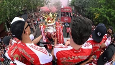 أرسنال يحتفل بلقب الدوري الإنجليزي الممتاز بموكب جماهيري
