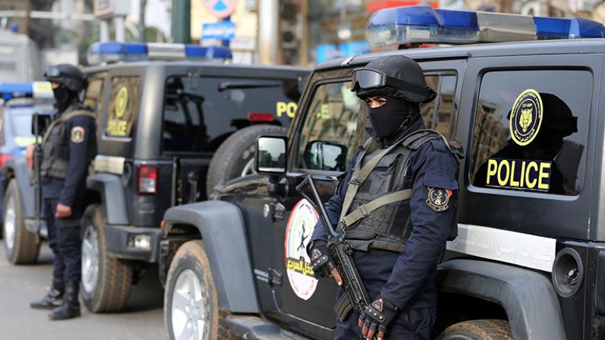 ضبط المتهم بسرقة بائع جرائد بحلوان في أقل من 12 ساعة