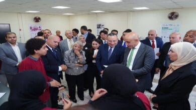 وفد حكومي رفيع المستوى يتفقد معهد الكوزن المصري الياباني ويشيد بتجربته التعليمية المتميزة