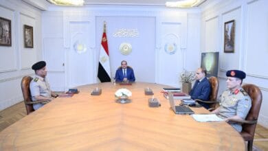 الرئيس السيسي يؤكد أهمية سرعة تنفيذ المشروعات القومية لضمان حياة كريمة للمواطنين
