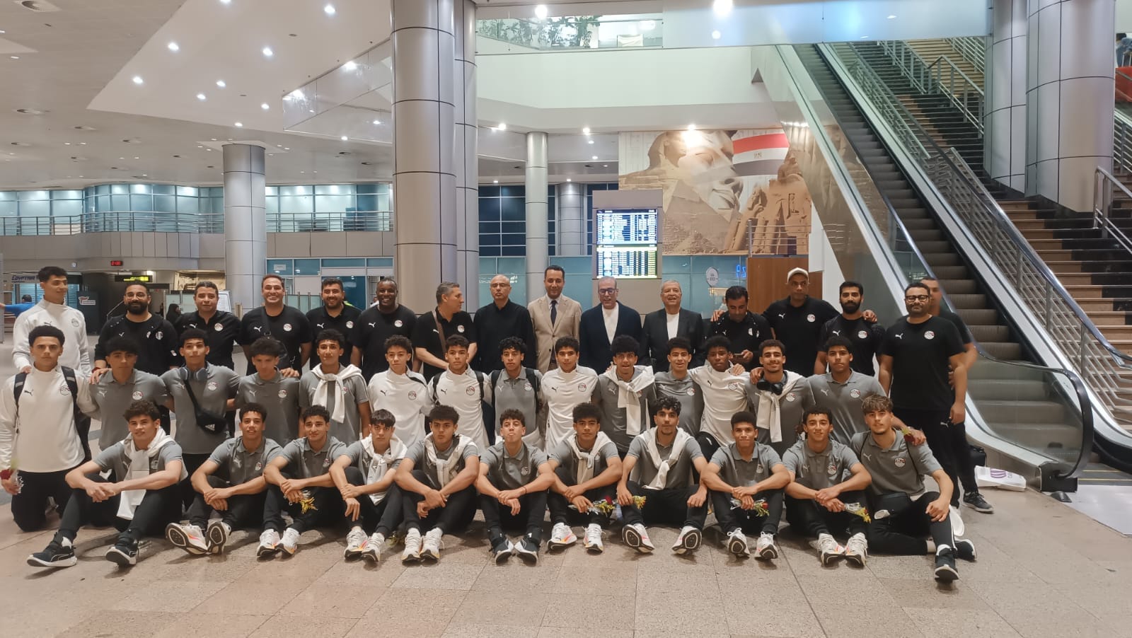 استقبال رسمي لمنتخب الناشئين بمطار القاهرة بعد برونزية إفريقيا والتأهل للمونديال