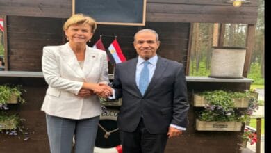 وزير الخارجية يبحث مع نظيرته اللاتفية تعزيز التعاون الثنائي