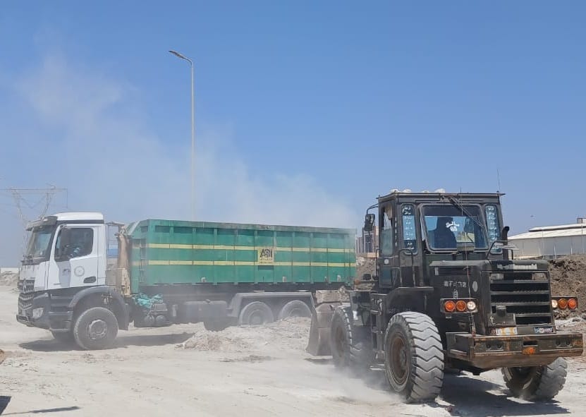 محافظ الدقهلية: رفع 720 طنًا من المخلفات الصلبة بالمنطقة الصناعية بجمصة