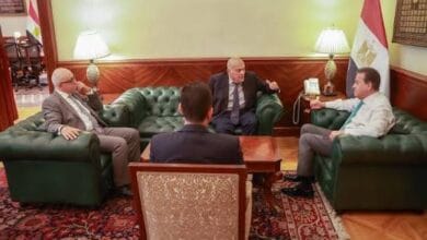 وزير الصحة يبحث مع السير مجدي يعقوب تطورات علاج أمراض القلب بالخلايا الجذعية