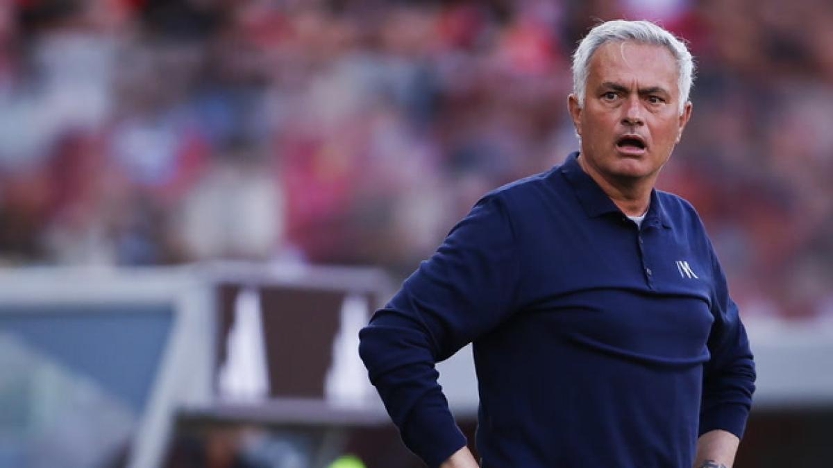 فلورنتينو بيريز يعلن تعيين جوزيه مورينيو مديراً فنياً لريال مدريد