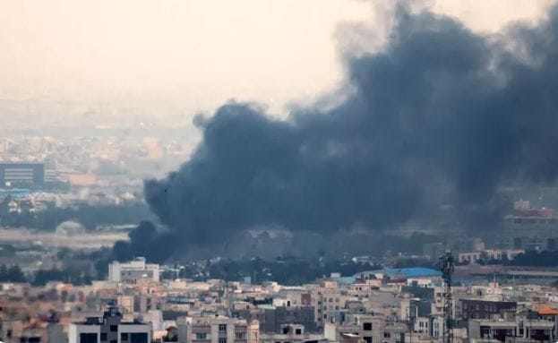 إعلام إسرائيلي: انتهاء الموجة الأولى من الغارات على إيران