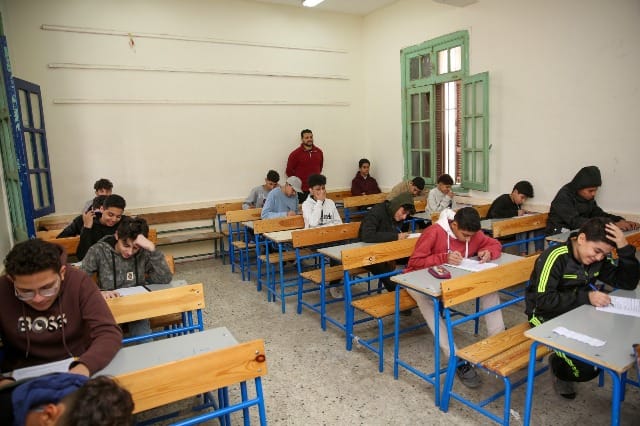 انتظام امتحانات الإعدادية بالغربية في يومها الرابع