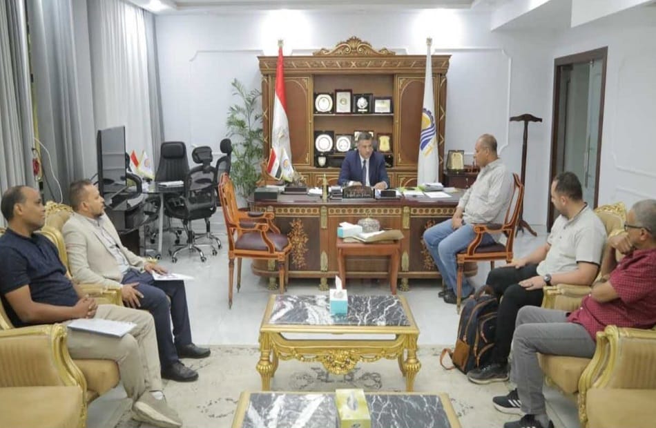 محافظ قنا يتابع إصلاح انهيار جسر طراد النيل