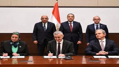 رئيس الوزراء يشهد توقيع اتفاقيتين لمحطة رياح جبل الزيت بطاقة 580 ميجاوات