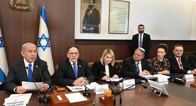 إسرائيل تقرر قصف بيروت ردًا على أي صاروخ من لبنان