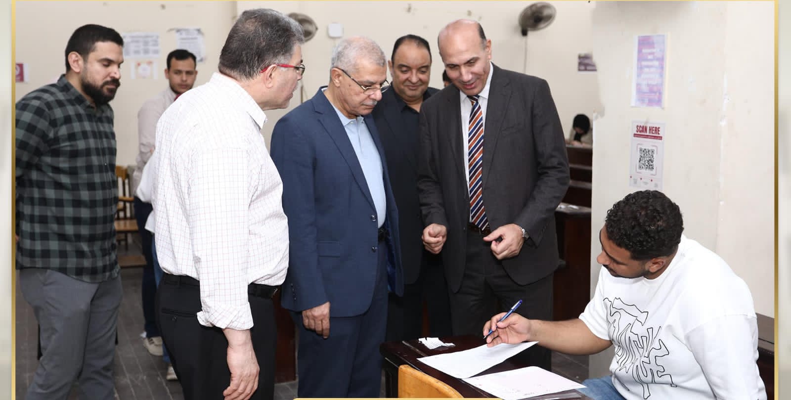 رئيس جامعة الزقازيق يتفقد سير امتحانات الفصل الدراسي الثاني بكلية الحاسبات والمعلومات