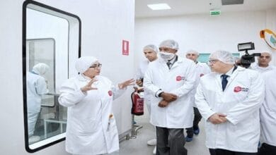 رئيس هيئة الدواء المصري يبحث مع الرئيس الإريتري آفاق التعاون الدوائي بمصنع جيبتو فارما