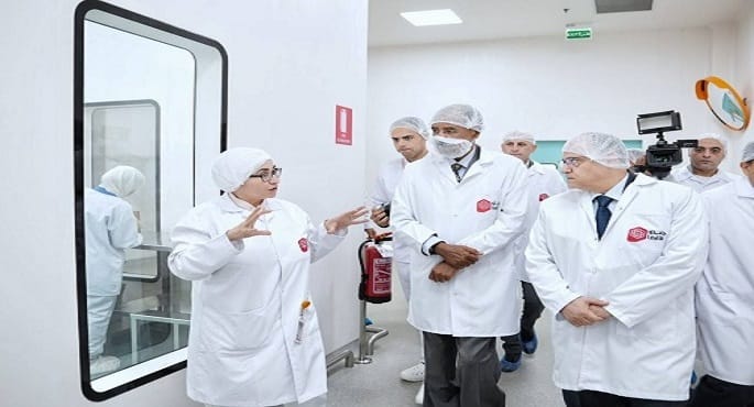 رئيس هيئة الدواء المصري يبحث مع الرئيس الإريتري آفاق التعاون الدوائي بمصنع جيبتو فارما