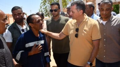 محافظ أسوان يتفقد قرية بشاير الخير للاطمئنان على الأهالي وتلبية احتياجاتهم