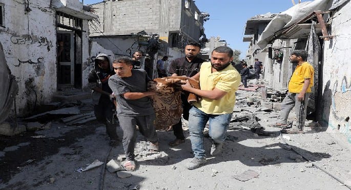 شهيدان ومصابون جراء قصف الاحتلال لقطاع غزة