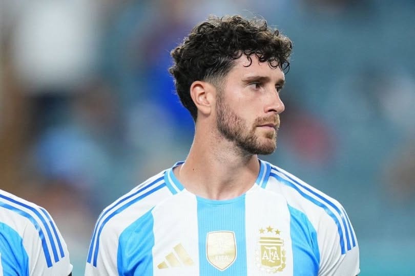 الأرجنتين تستدعي سينيسي لتعويض غياب باليردي في مونديال 2026