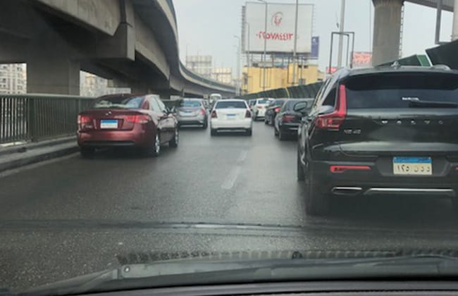 ازدحام مروري مساء الجمعة بالقاهرة.. الطريق الدائري وكورنيش النيل الأعلى تكدسًا
