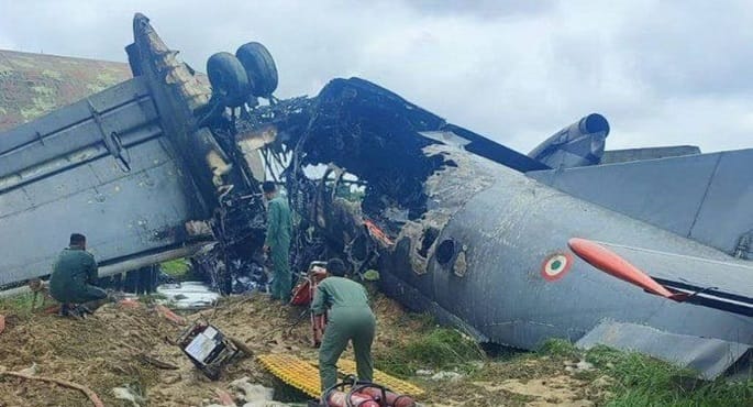 مقتل 5 من عناصر سلاح الجو الهندي إثر تحطم طائرة أثناء هبوطها في قاعدة "جورهات"