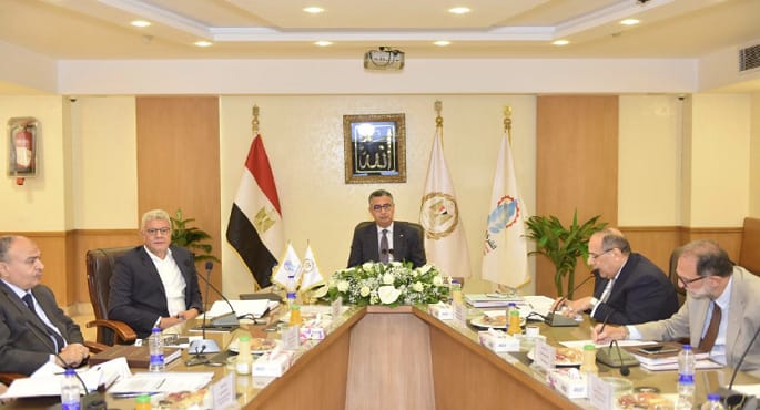 وزير التموين يتابع الأداء المالي والتشغيلي للشركة القابضة للصناعات الغذائية