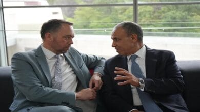 وزير الخارجية يبحث مع نظيره البلجيكي تعزيز العلاقات الثنائية