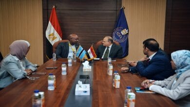 رئيس هيئة الدواء المصرية يبحث مع نظيره البوتسواني تعزيز التعاون التنظيمي بين الدول الإفريقية