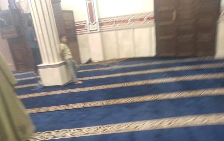 أوقاف سوهاج تفرش مسجد آل أبو عياد بمركز جهينة ضمن خطة تطوير المساجد