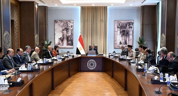 رئيس الوزراء يتابع استعدادات المرحلة الثانية لمبادرة "حياة كريمة"