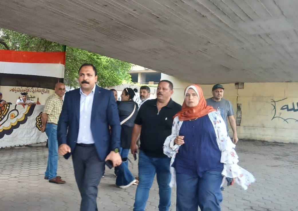 رئيس حي العجوزة يتابع أعمال التطوير بشارع البطل أحمد عبدالعزيز