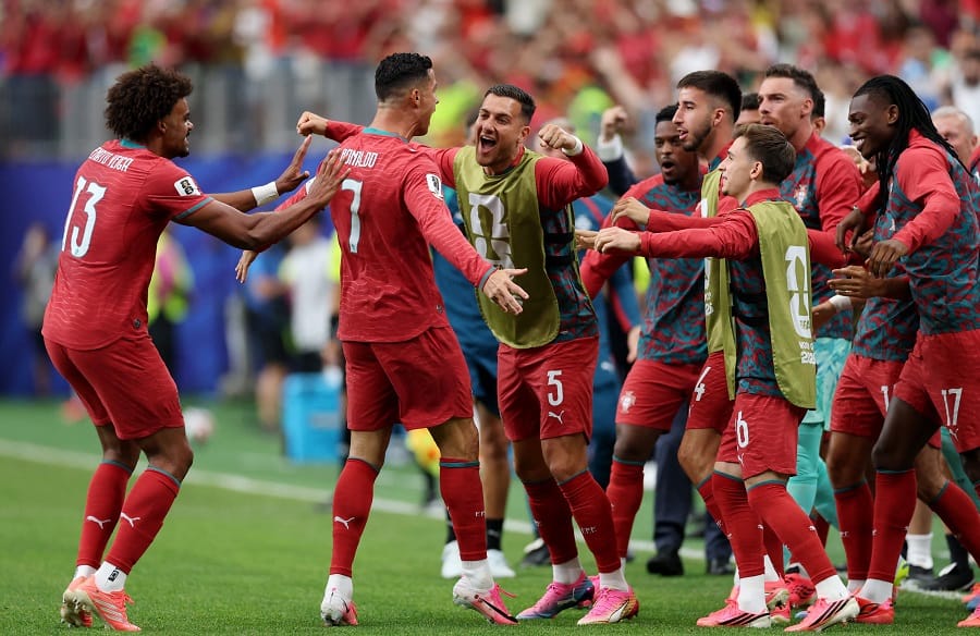 رونالدو يسجل في 6 نسخ متتالية بكأس العالم بعد هدفه في أوزبكستان