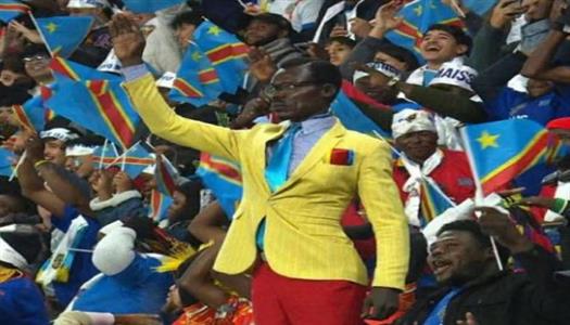 المشجع الكونغولي الشهير "لومومبا الحي" يخطف الأنظار في مونديال 2026