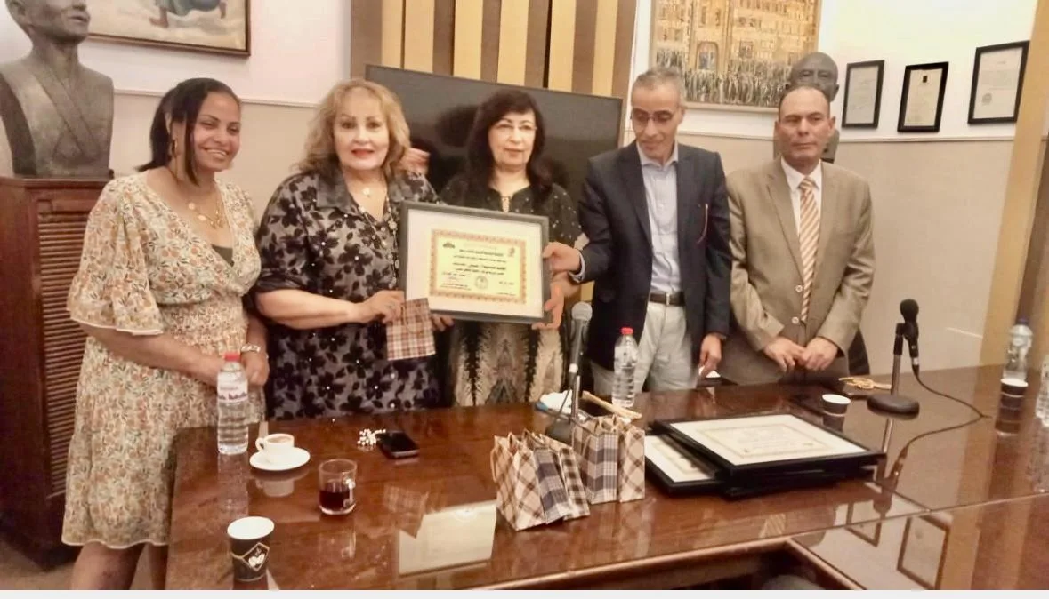 نقابة كتاب مصر تكرم الكاتبة منى رجب تقديرًا لمسيرتها الأدبية والإنسانية