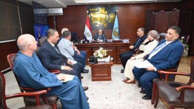 محافظ الغربية يناقش مشكلات المواطنين الخدمية مع أعضاء البرلمان