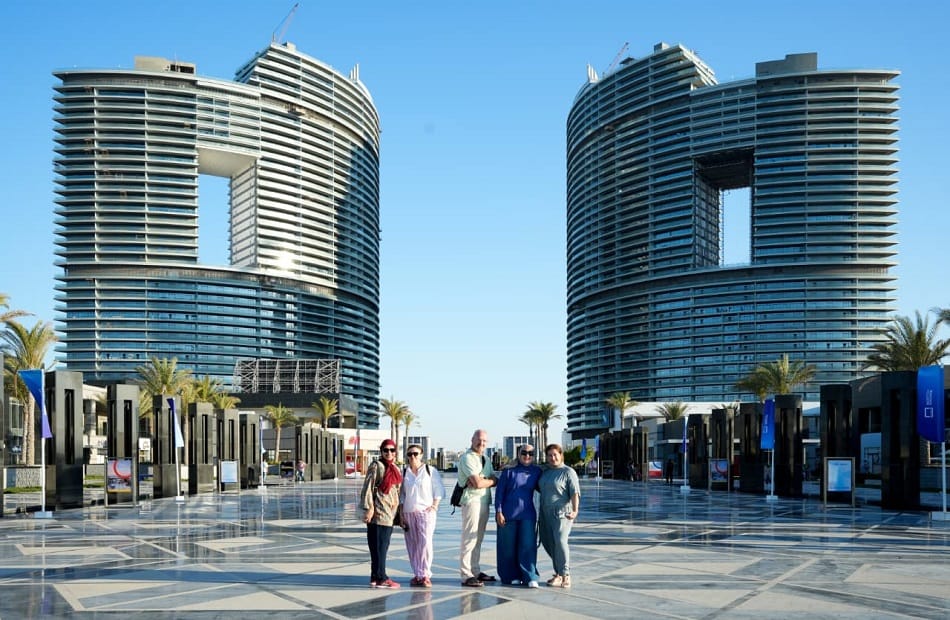 وفد إسباني يزور العلمين الجديدة لبحث إدراجها بالسوق السياحي الإسباني